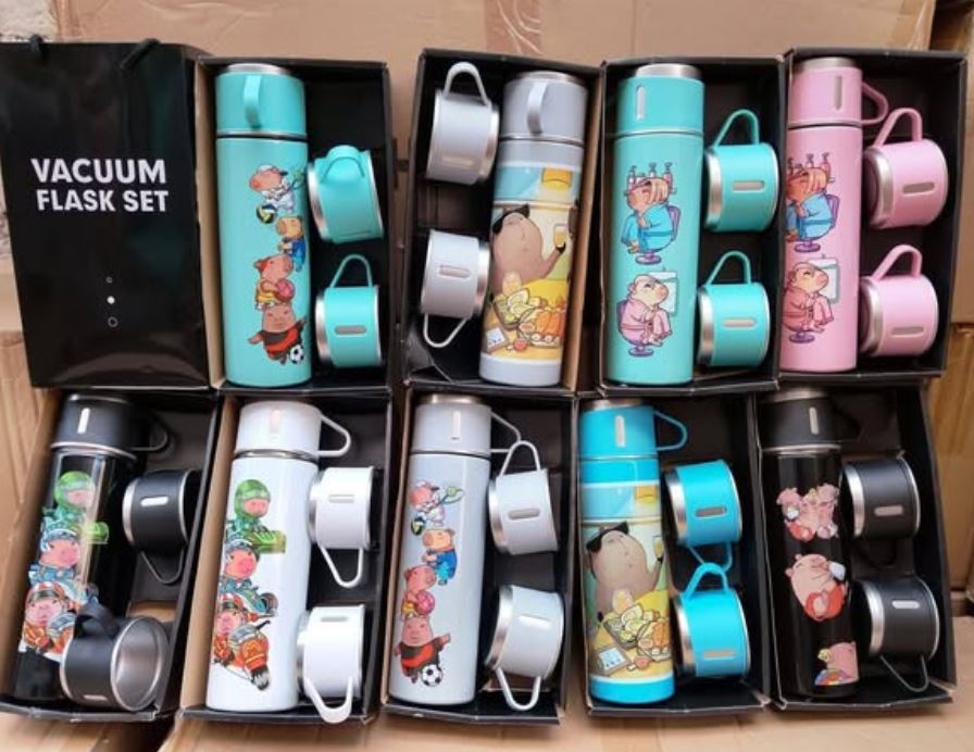 TERMO CAPIBARA + 2 TAZAS
